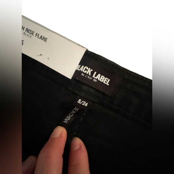 NWT- Black Label by C’est Toi High Rise Flare Black Jeans in Size 5/26 - Picture 8 of 9